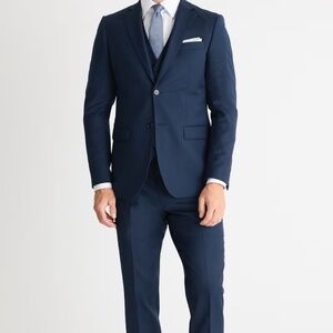 Dressman Men Navy Wool Suit  48 Regular/ W31/L32